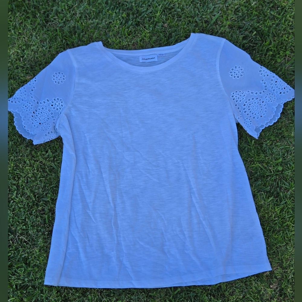 i.b.diffusion White Short Sleeve Tee Classic Style NWOT